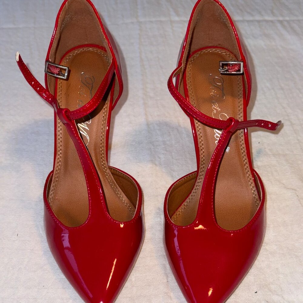 Toi et Moi T-Strap Pointy-Toe Pumps in Red w/topy | Size 6 | Almost New